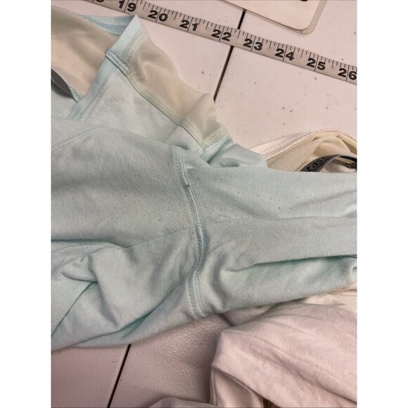 Lot of 2 Tasc Women’s Long‎ Sleeve Bamboo performance Shirt Size M White/ Blue - Picture 11 of 14